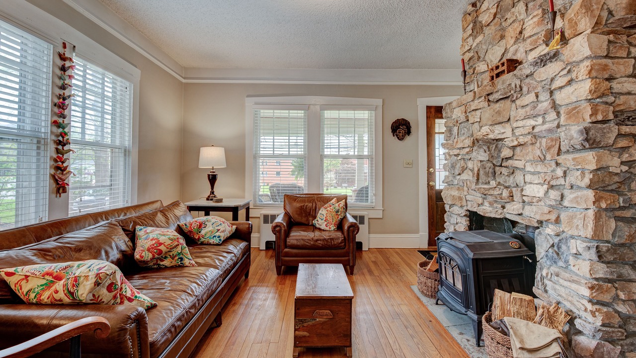 Photo of Livingroom in Black Mountain