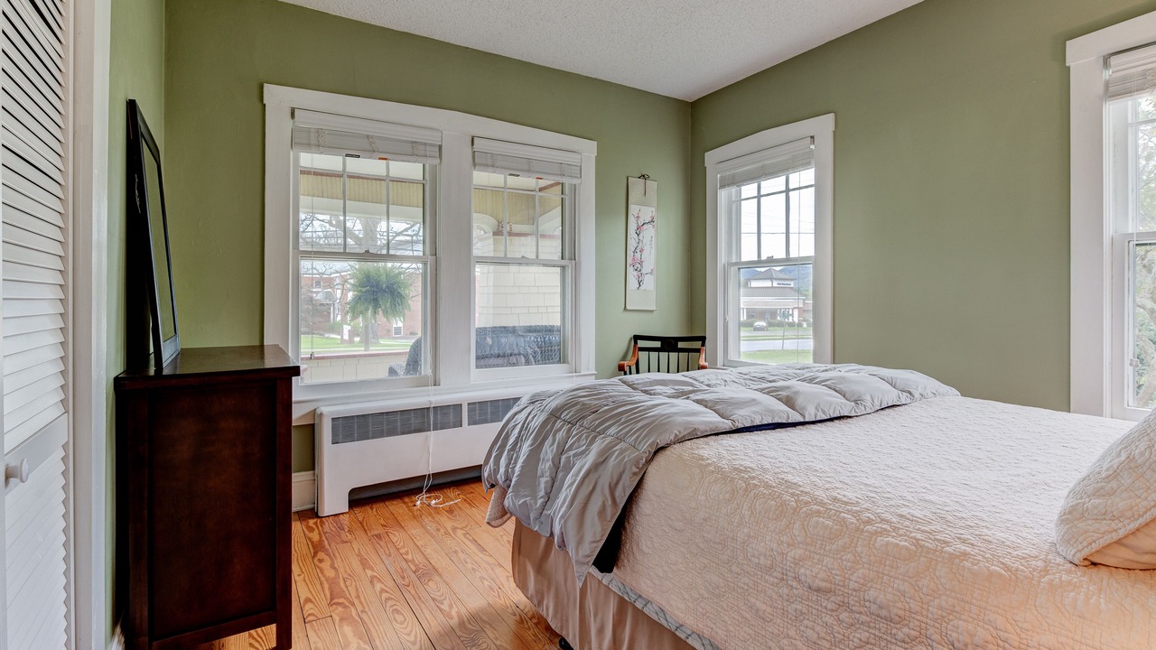 Photo of Bedroom in Black Mountain