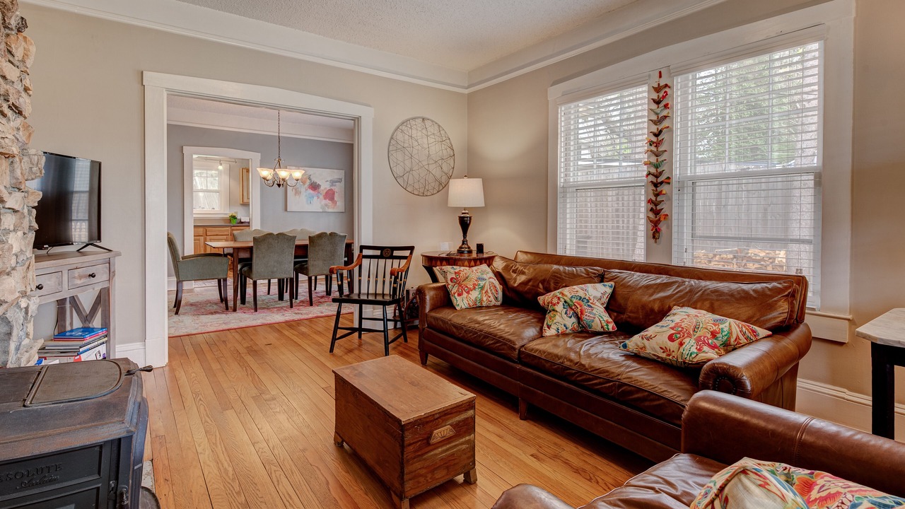 Photo of Livingroom in Black Mountain