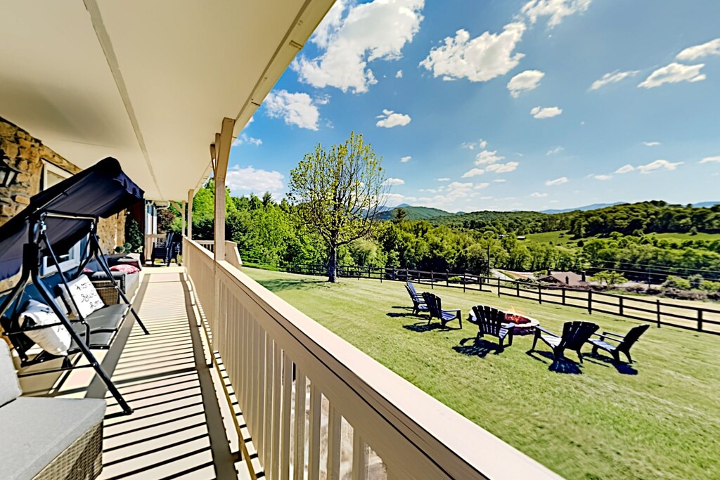 Photo of Patio Balcony in Candler