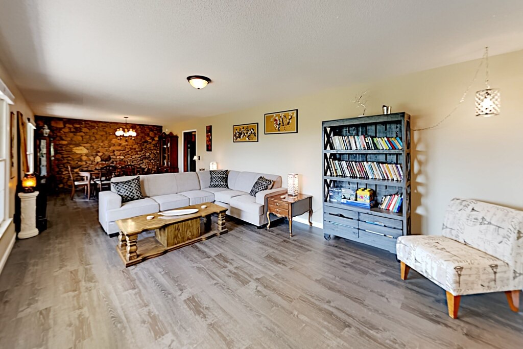 Photo of Livingroom in Candler