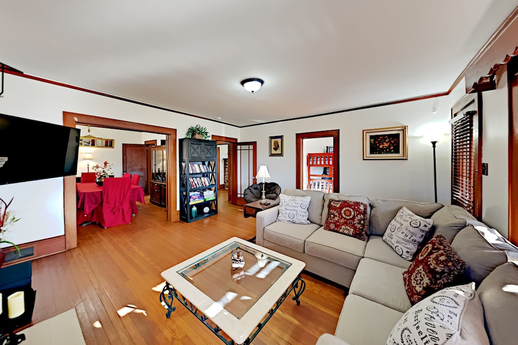 Photo of Livingroom in Candler
