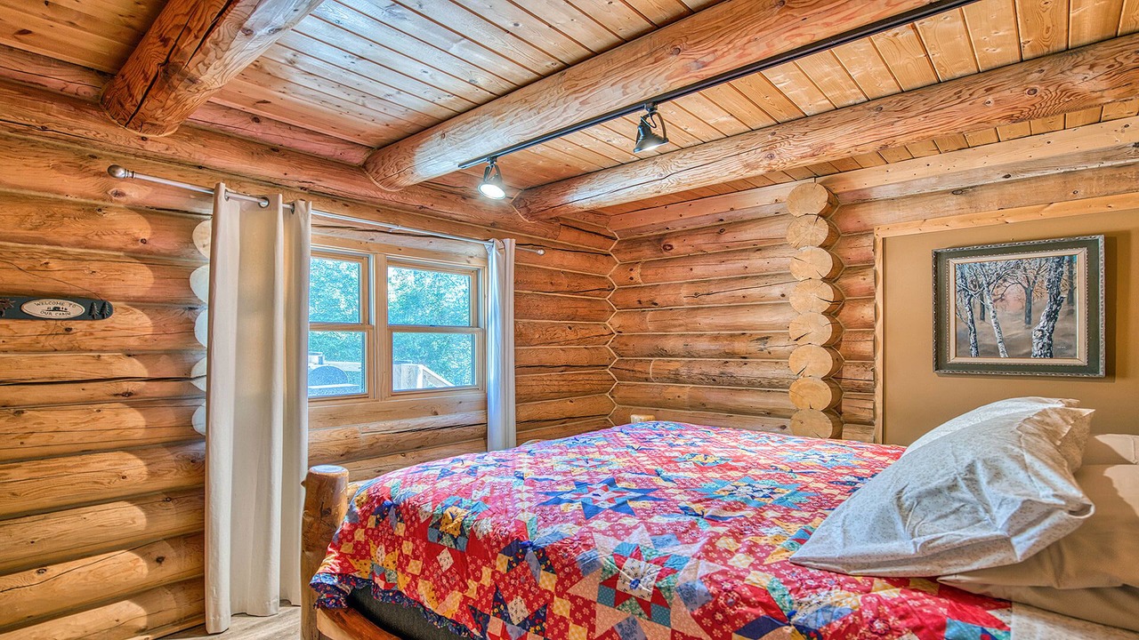 Photo of Bedroom in Sylva