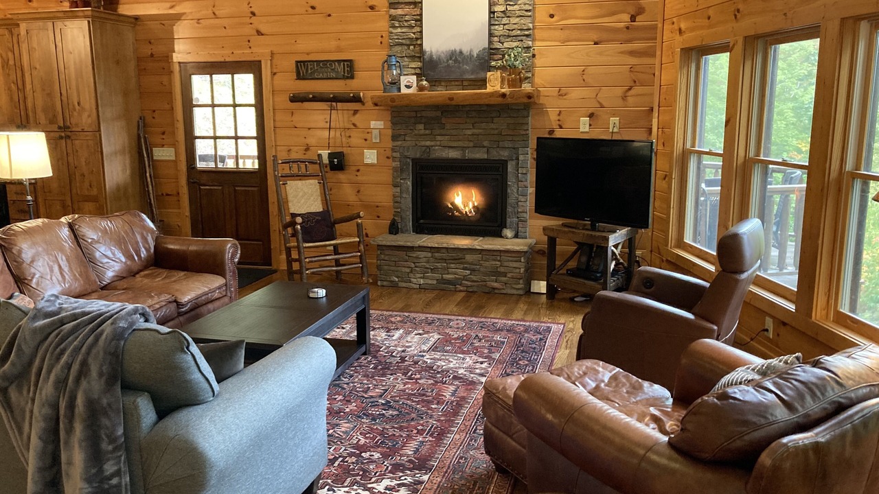 Photo of Livingroom in Cataloochee Ranch