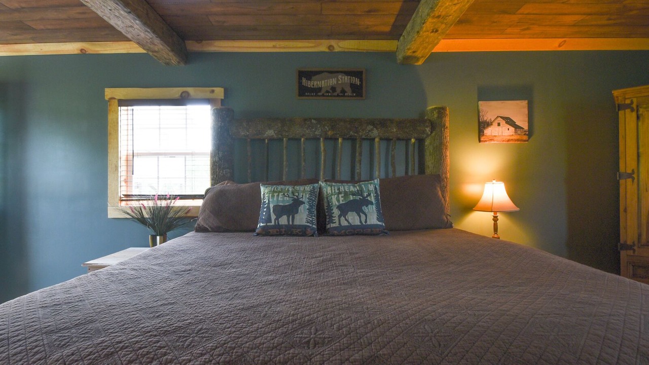 Photo of Bedroom in Flat Rock