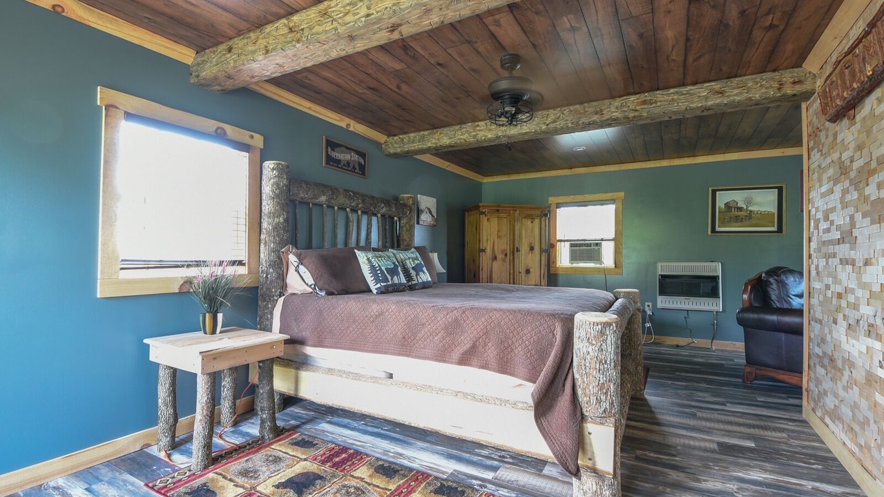 Photo of Bedroom in Flat Rock