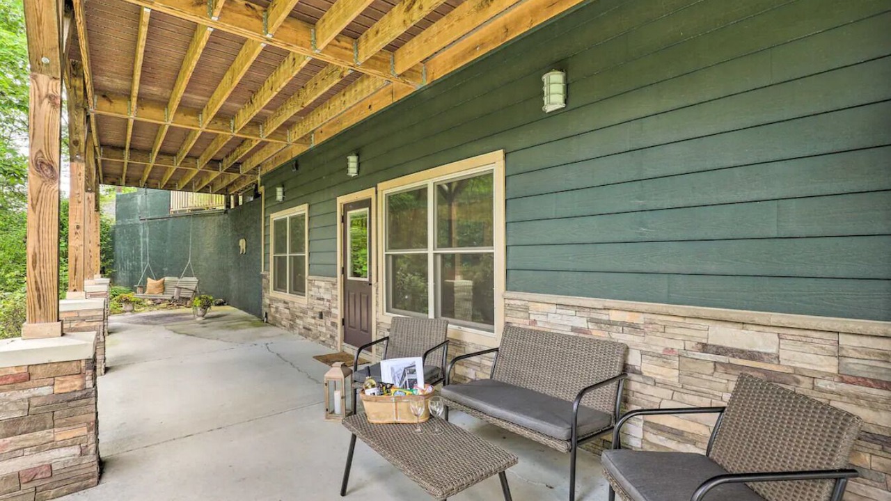 Photo of Patio Balcony in Mars Hill