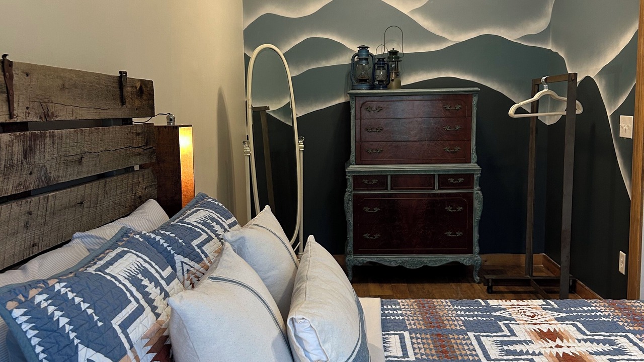 Photo of Bedroom in Mars Hill