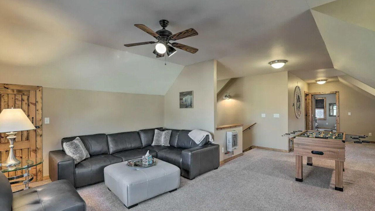 Photo of Livingroom in Mars Hill