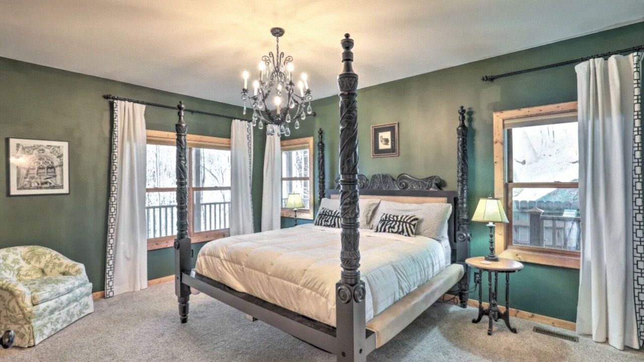 Photo of Bedroom in Mars Hill