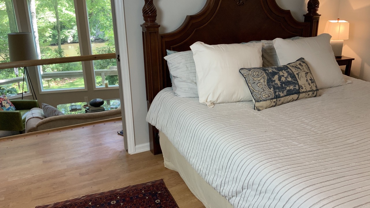 Photo of Bedroom in Burnsville
