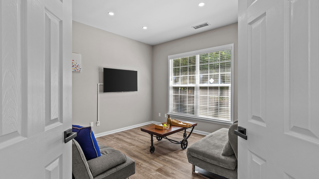 Photo of Livingroom in Provincetowne