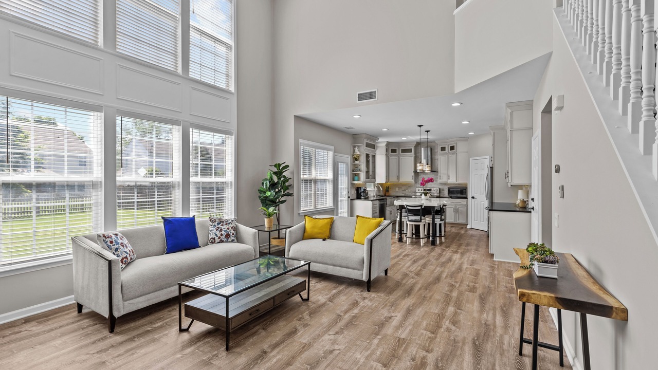 Photo of Livingroom in Provincetowne