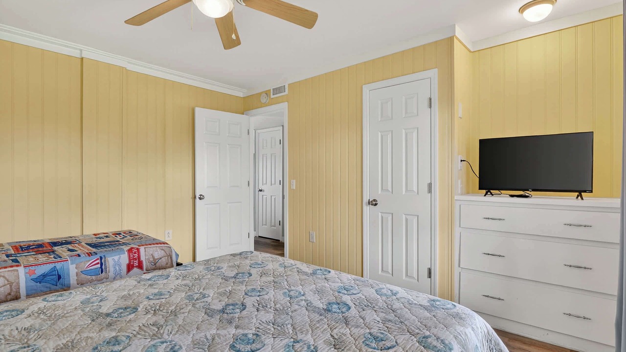Photo of Bedroom in Topsail Beach