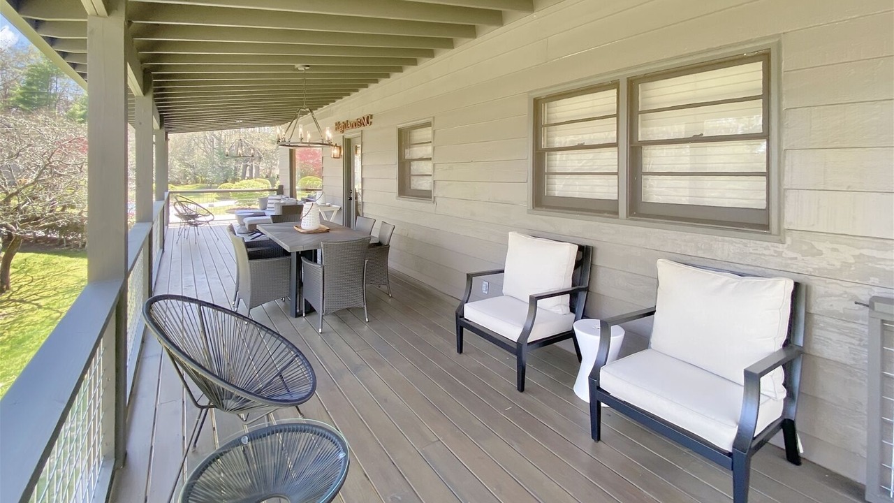 Photo of Outdoor in Highlands Hills