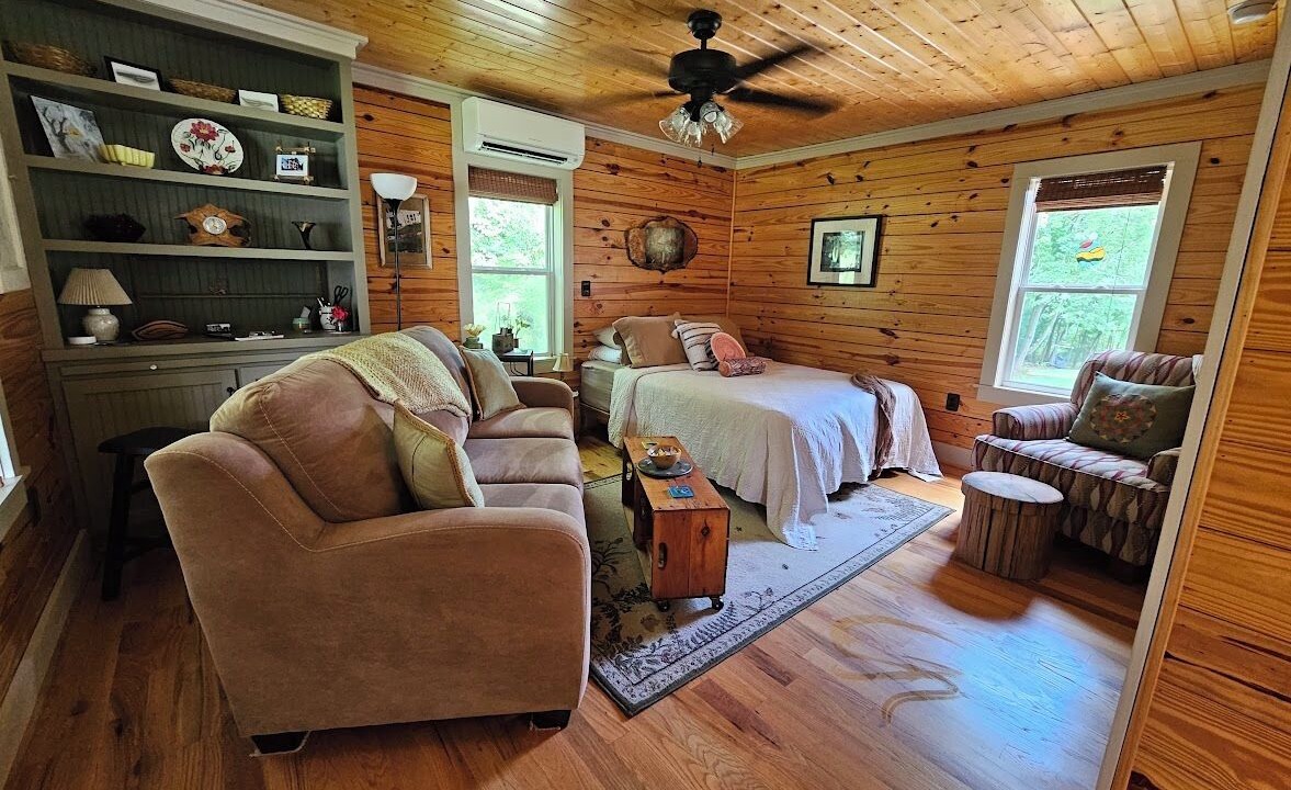 Photo of Bedroom in King