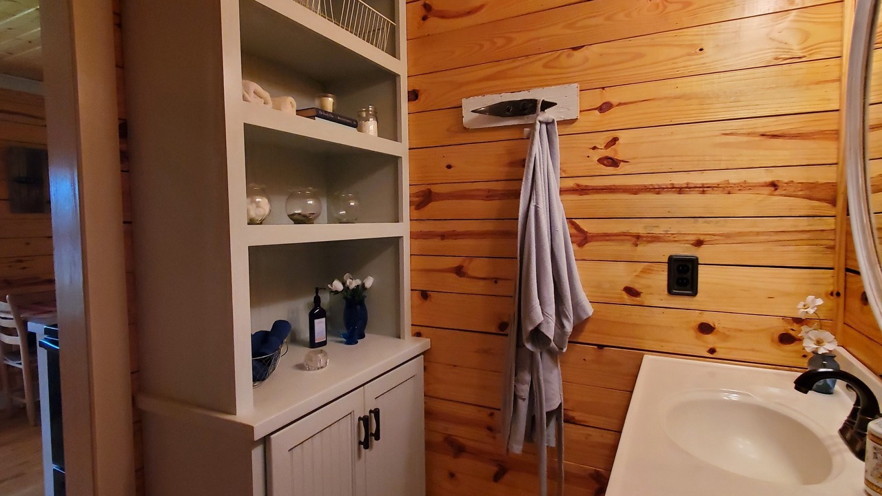 Photo of Bathroom in King