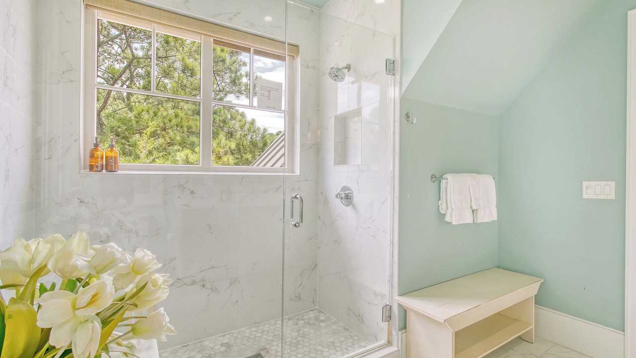 Photo of Bathroom in Vanderhorst Plantation