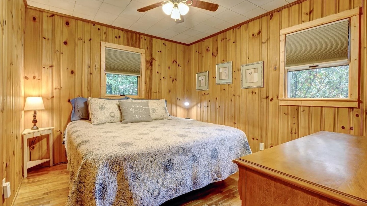 Photo of Bedroom in Linville Falls