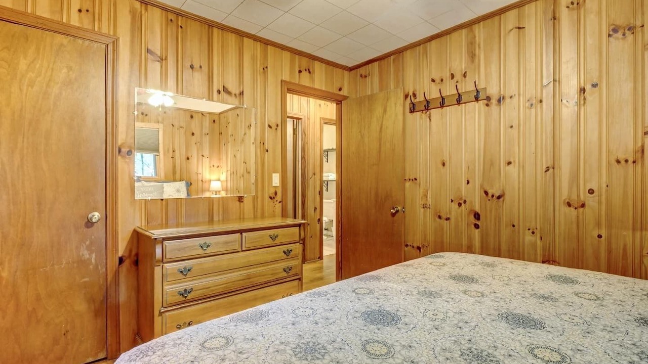 Photo of Bedroom in Linville Falls