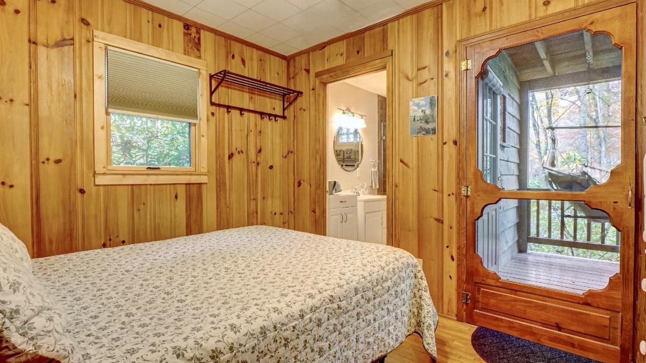 Photo of Bedroom in Linville Falls