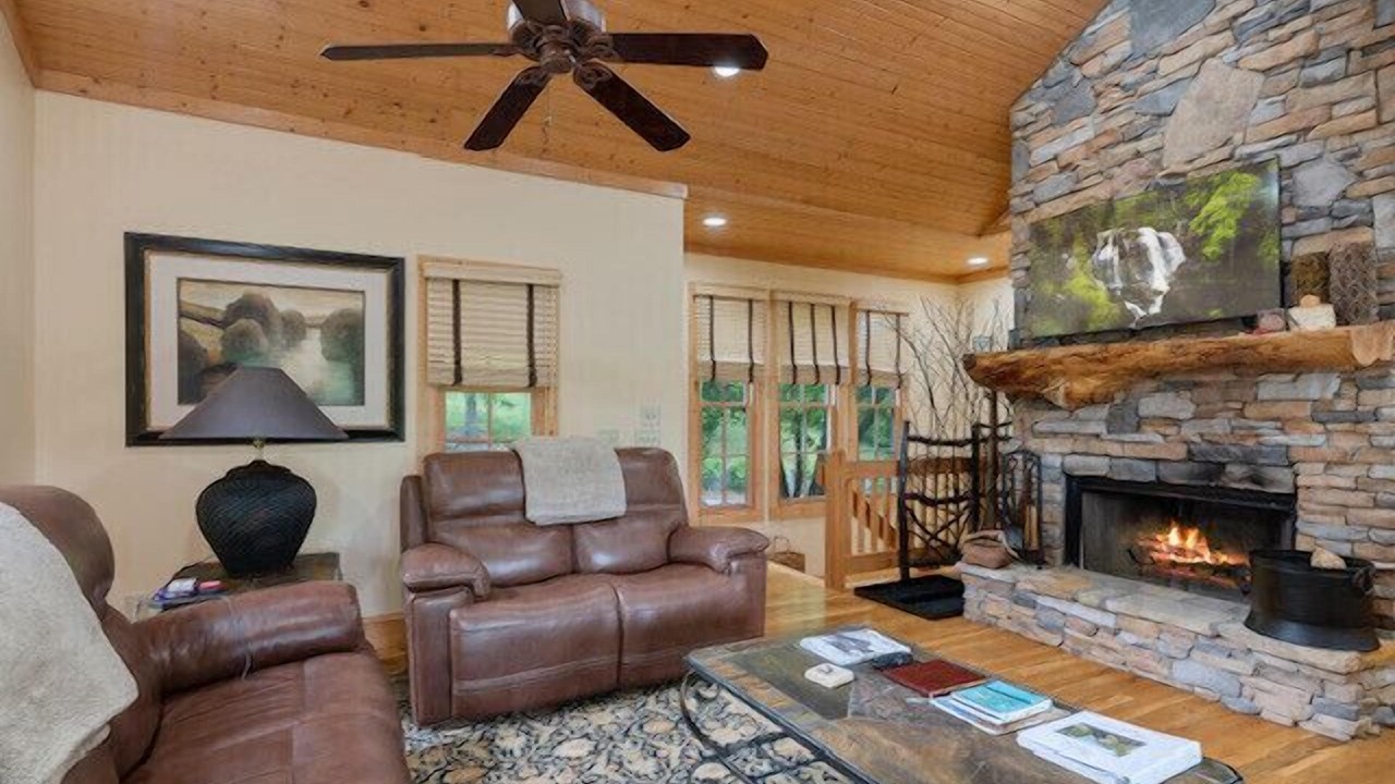 Photo of Livingroom in Cashiers