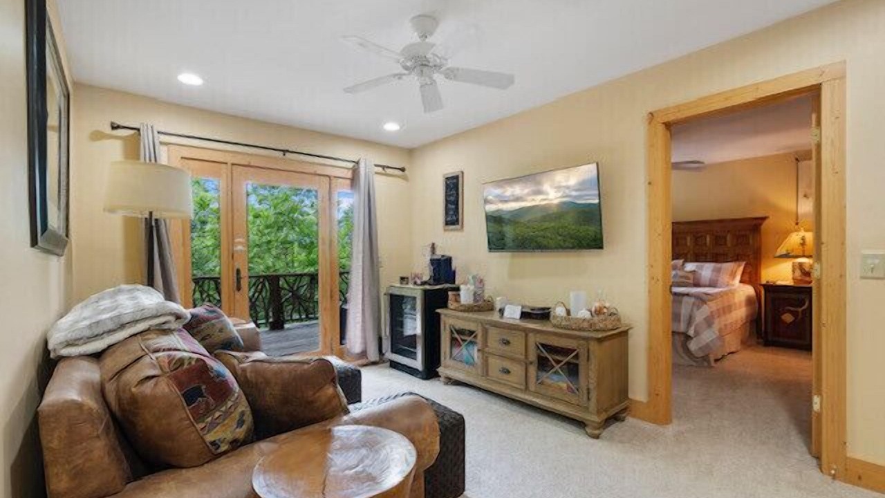 Photo of Livingroom in Cashiers