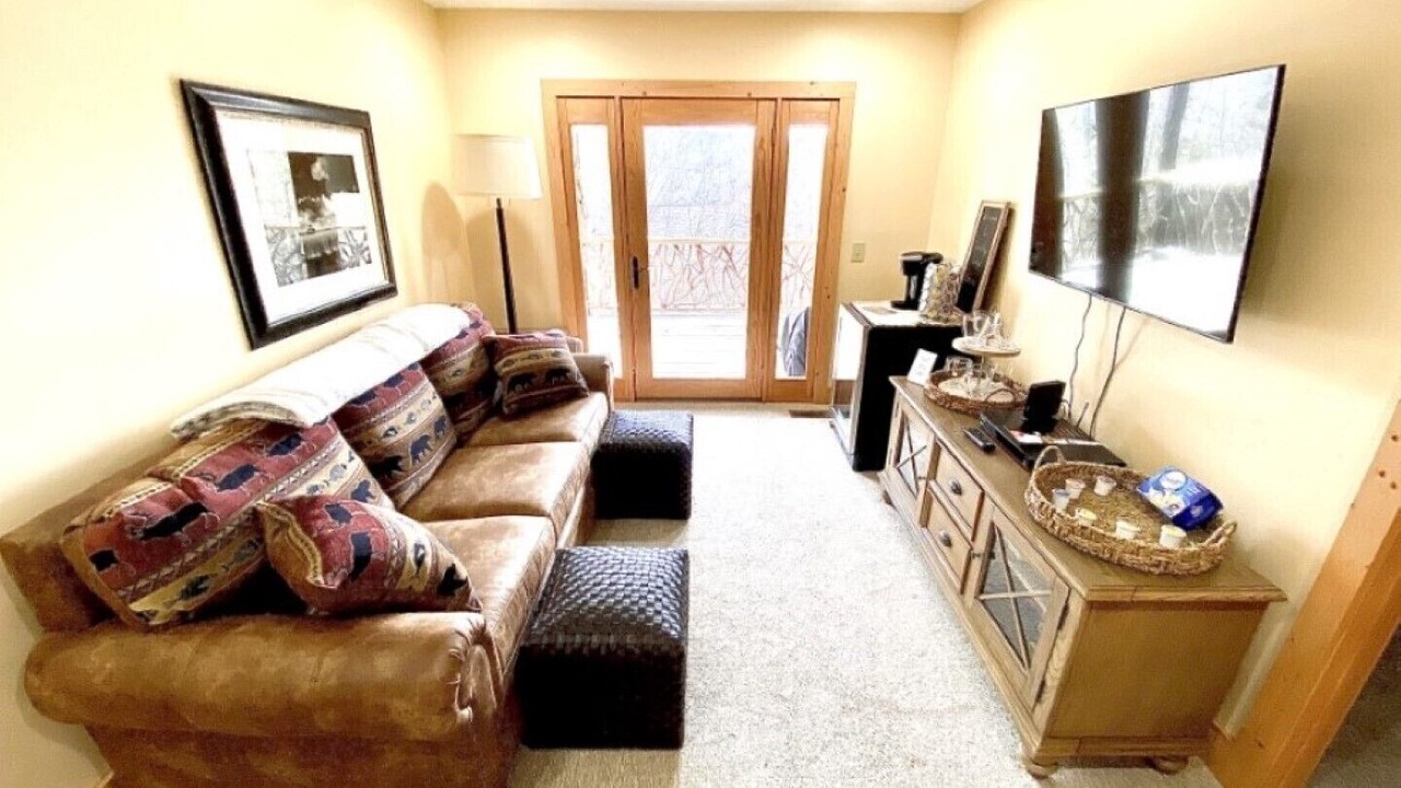 Photo of Livingroom in Cashiers