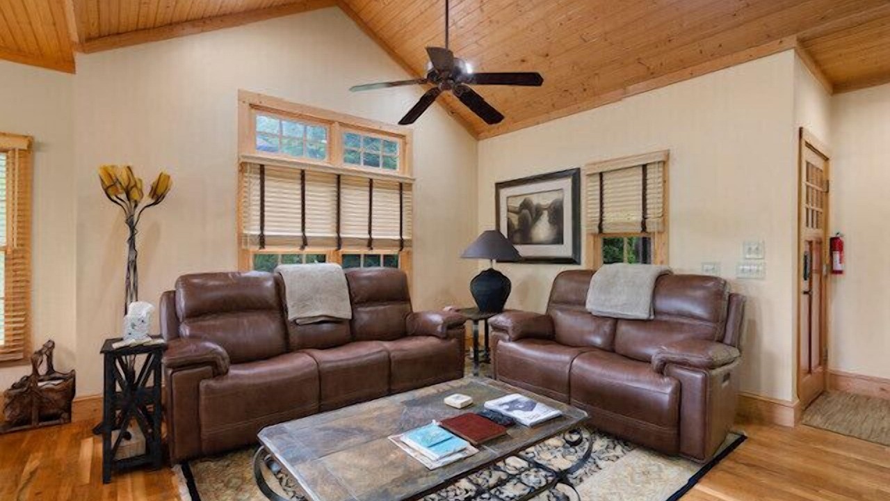 Photo of Livingroom in Cashiers