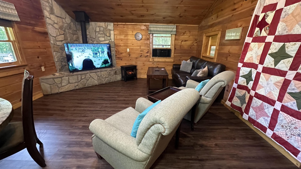 Photo of Livingroom in Canton