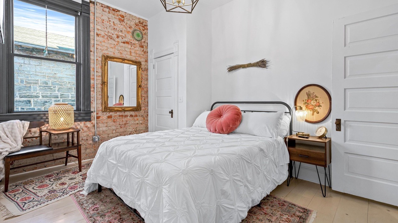 Photo of Bedroom in Hendersonville