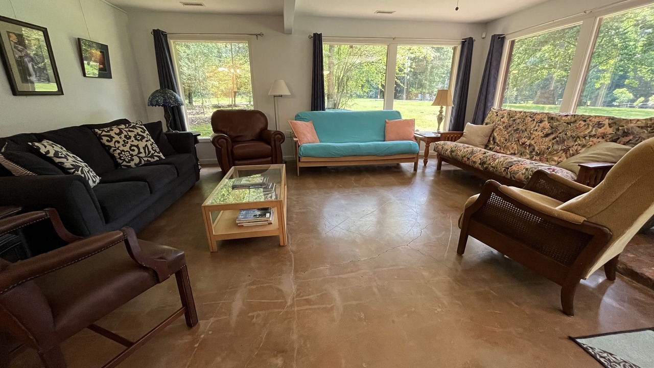 Photo of Livingroom in McCain