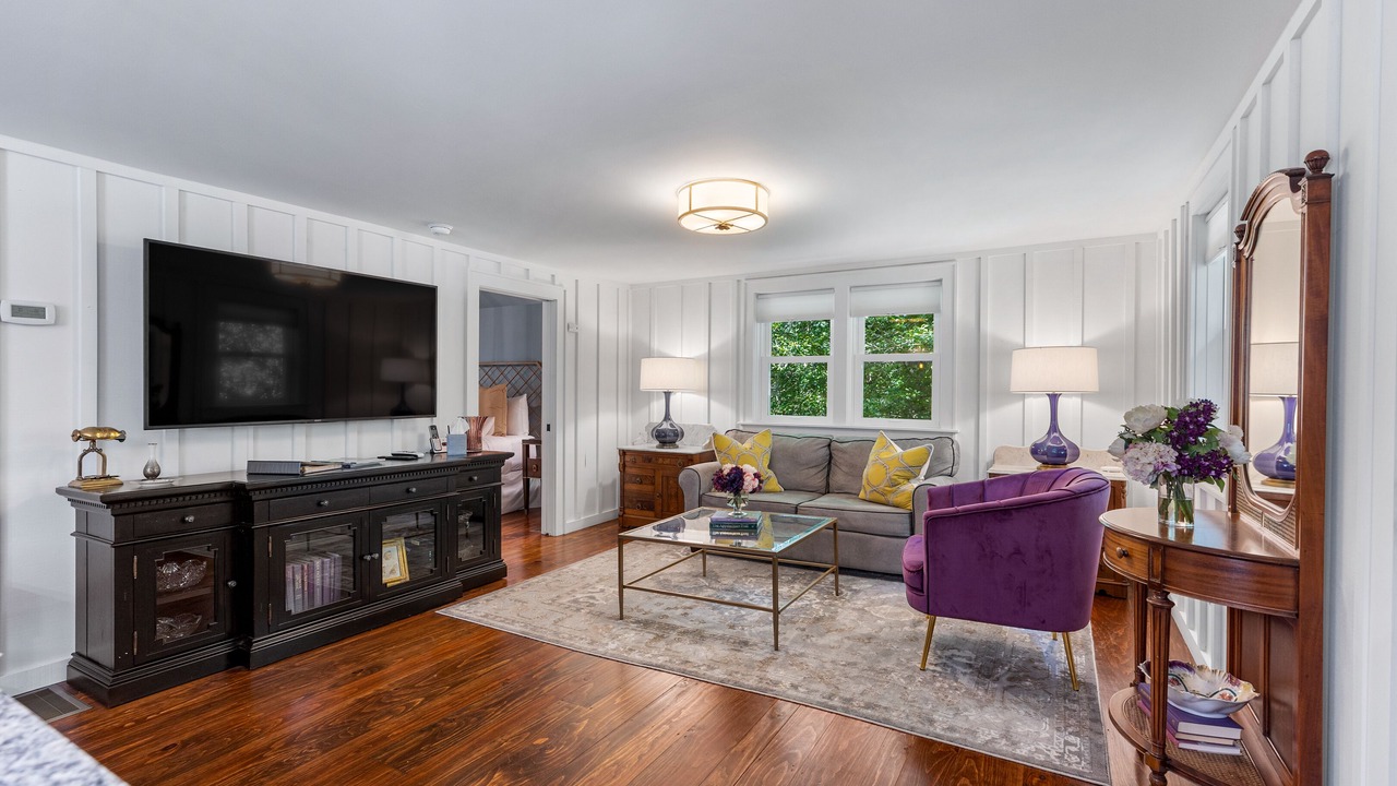 Photo of Livingroom in Cullowhee