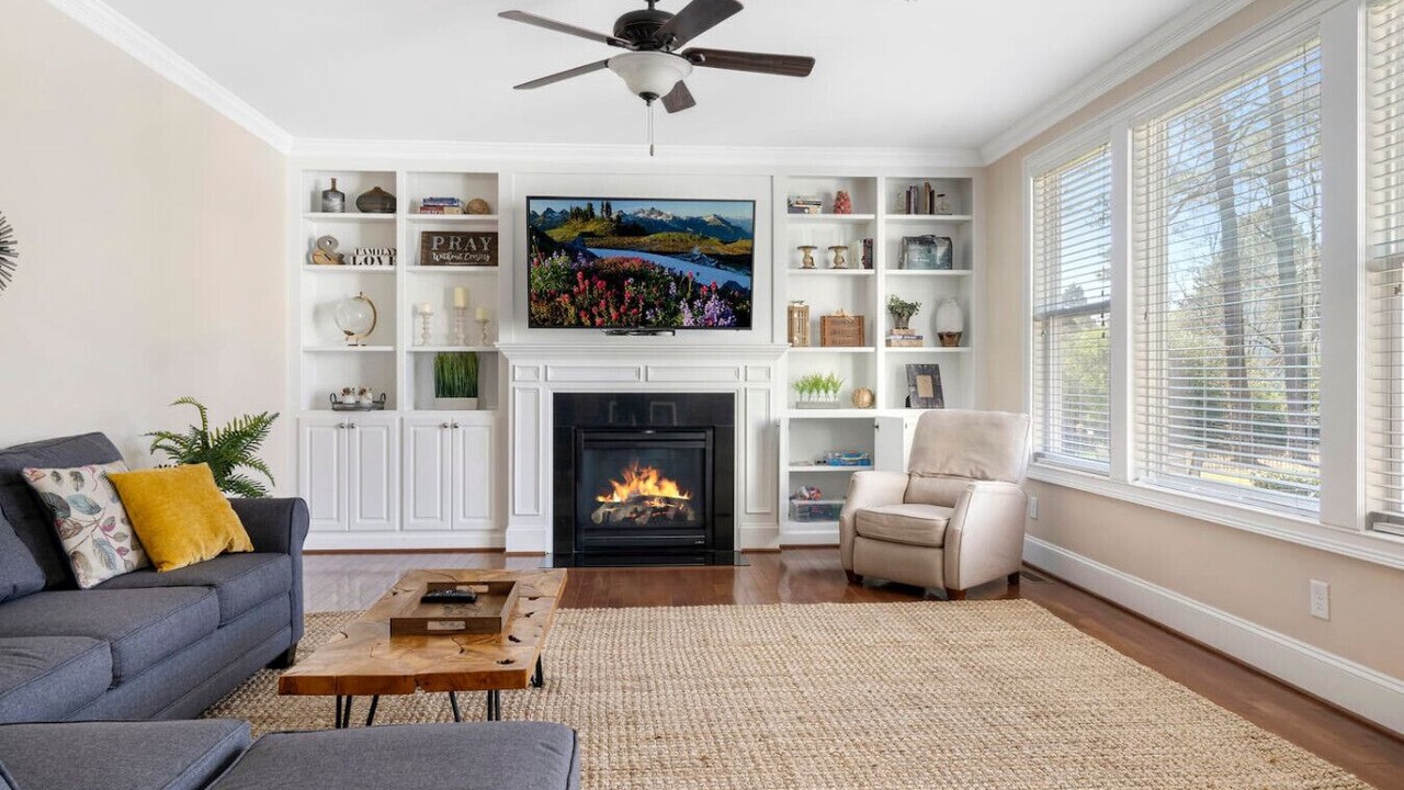 Photo of Livingroom in North Raleigh