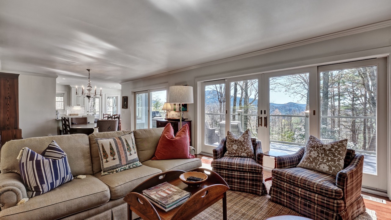 Photo of Livingroom in Cashiers