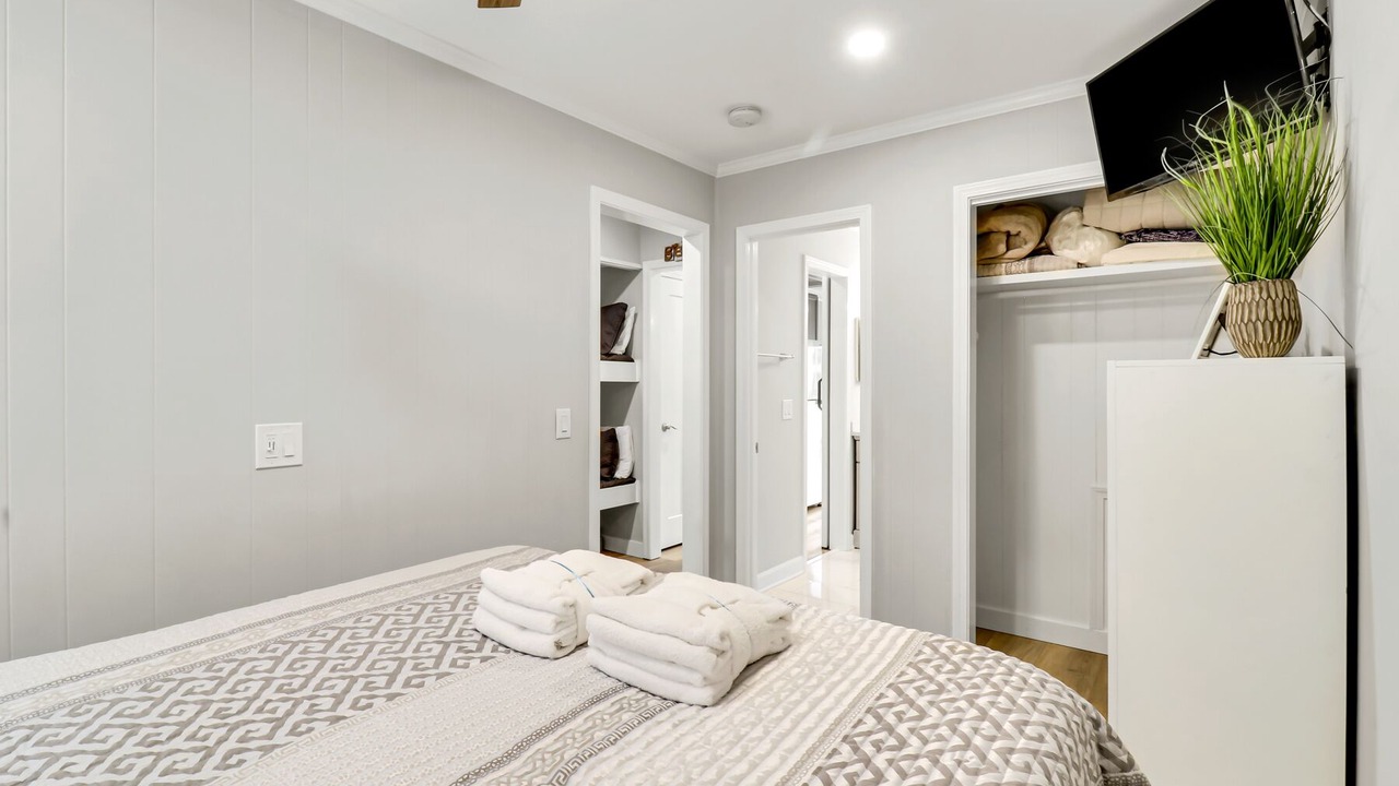 Photo of Bedroom in Folly Field