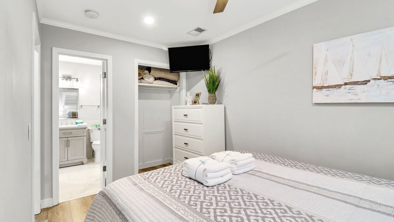 Photo of Bedroom in Folly Field