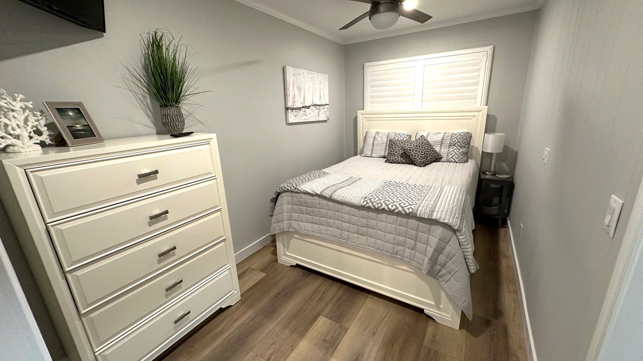 Photo of Bedroom in Folly Field