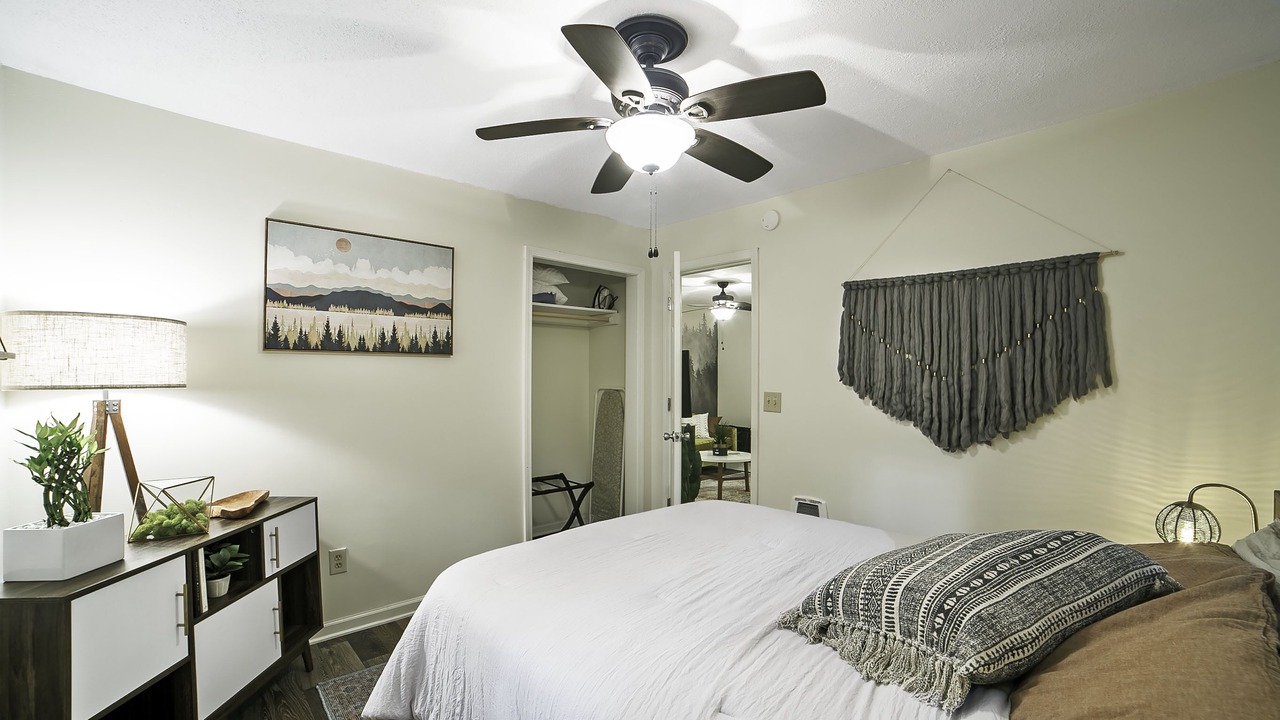 Photo of Bedroom in Avery Creek