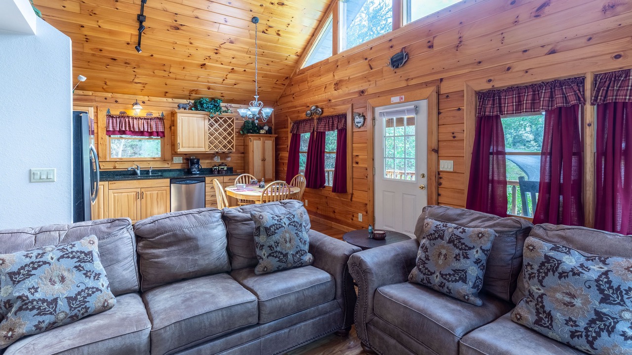 Photo of Livingroom in Qualla
