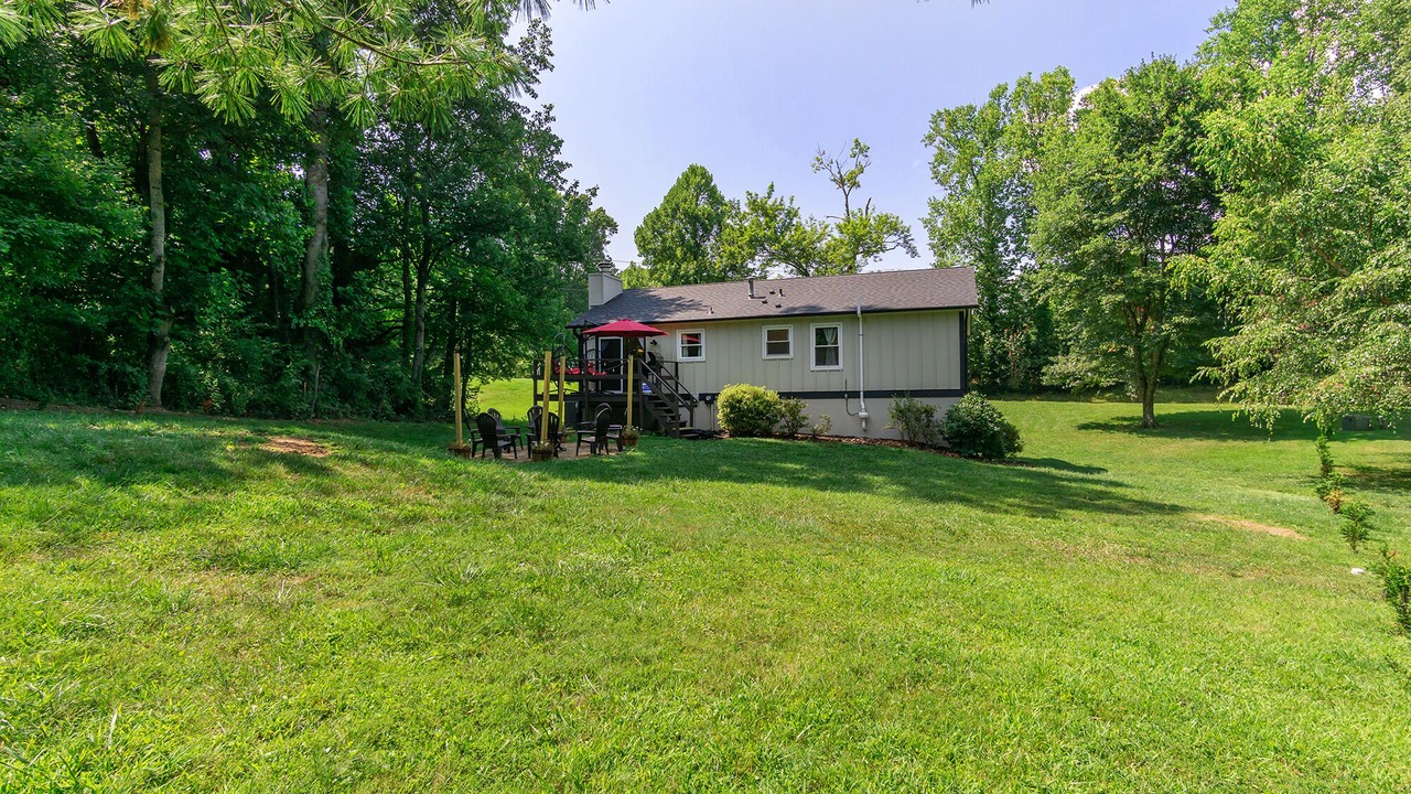Photo of Outdoor in Avery Creek