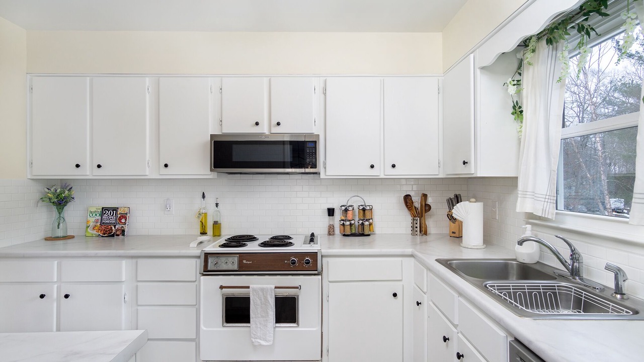 Photo of Kitchen in Avery Creek