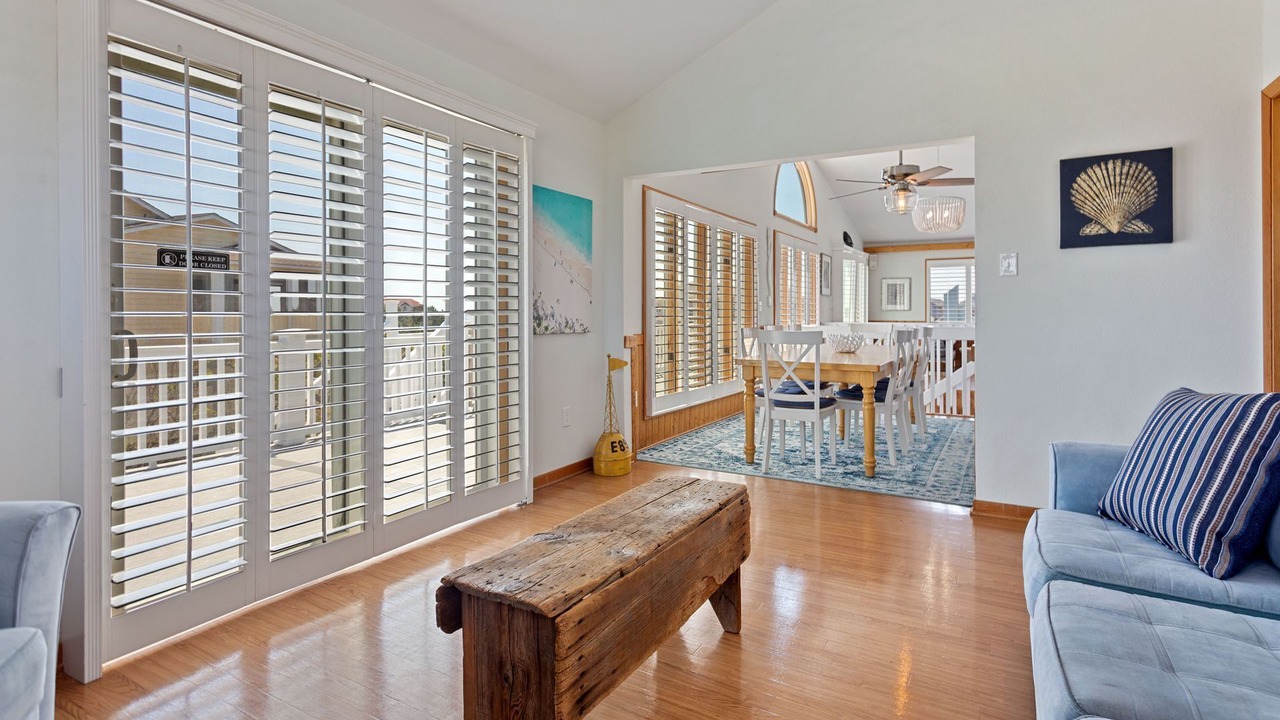 Photo of Livingroom in Corolla Village