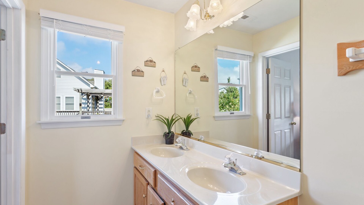 Photo of Bathroom in Sea Scape