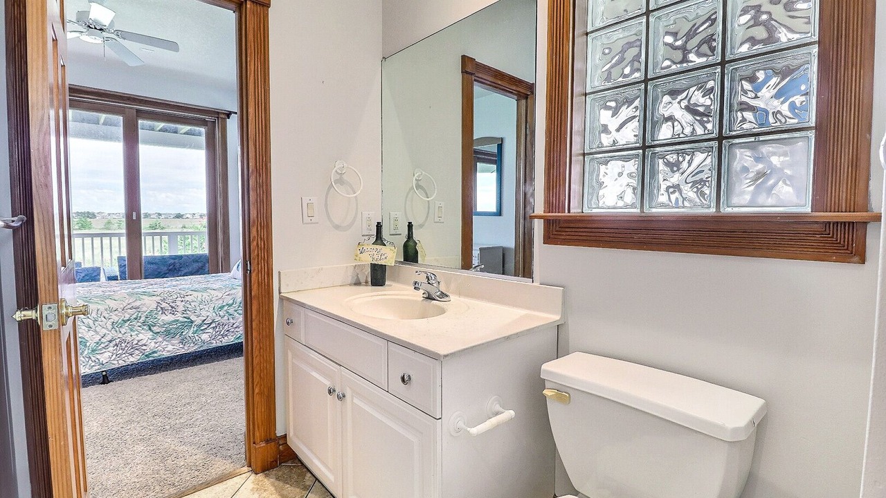 Photo of Bathroom in Manteo