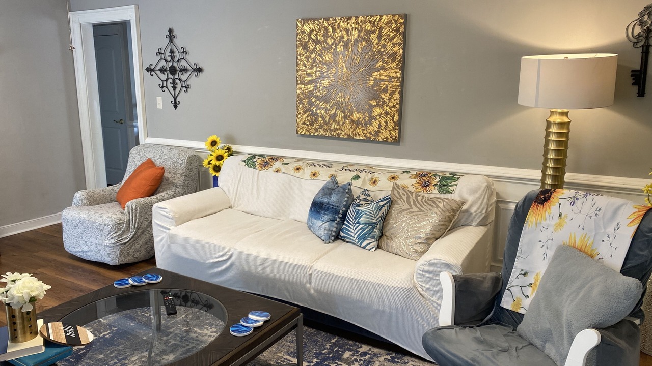 Photo of Livingroom in Raintree