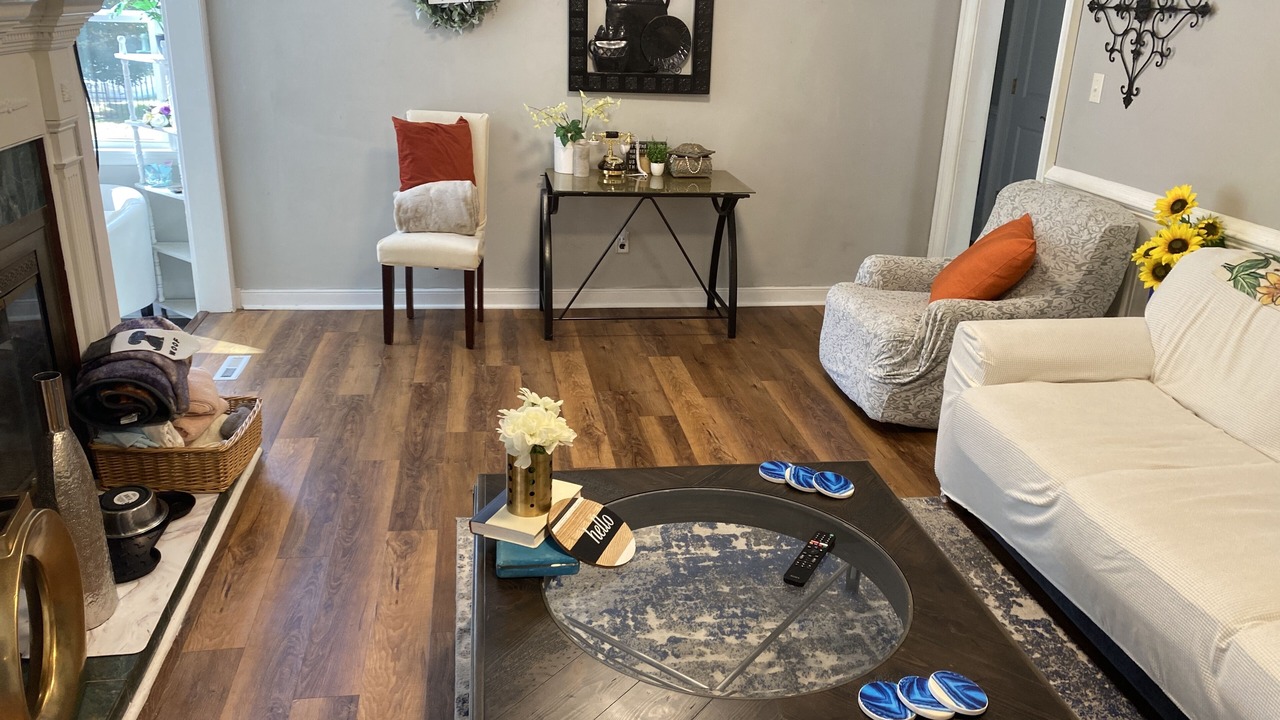 Photo of Livingroom in Raintree