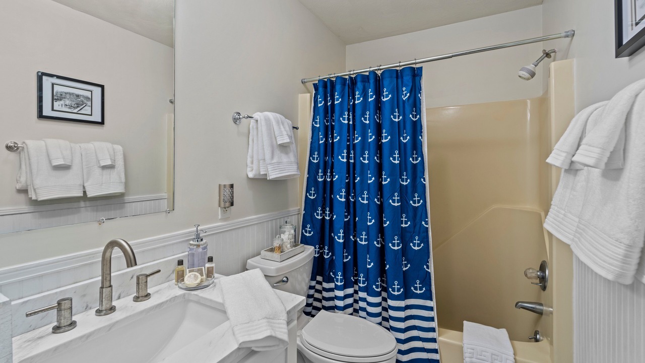 Photo of Bathroom in Oriental