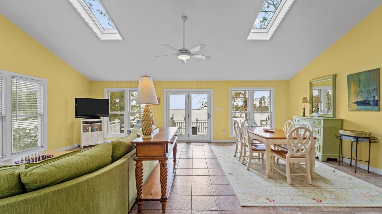 Photo of Livingroom in Oriental