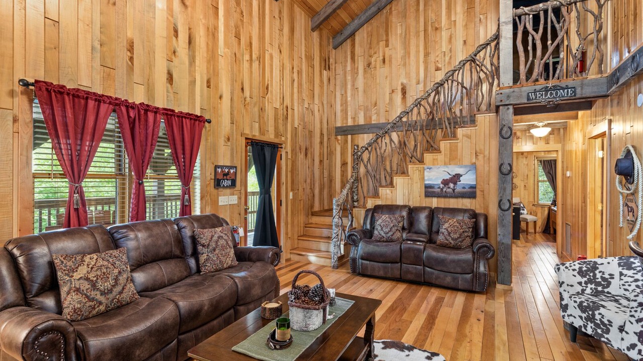 Photo of Livingroom in Linville Falls